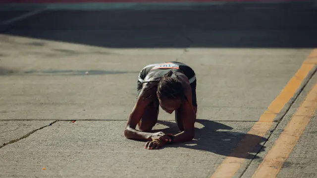 2027 Marathon PRs May Be Affected by Strong El Niño — image accompanying Marathon Handbook's report