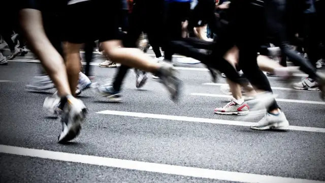 Carbohydrate Intake Influences Cycling Performance and Durability — image accompanying Marathon Handbook's report
