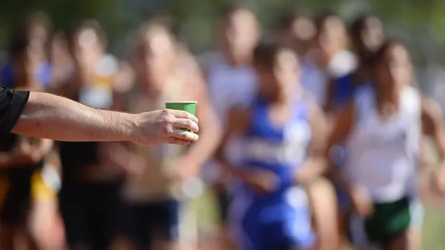 Chicago Marathon introduces water refill stations for sustainability — image accompanying Canadian Running's report