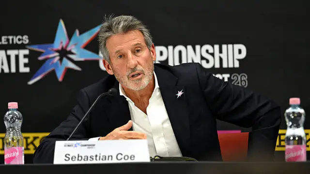 Coe Advocates for Extended Track Season — image accompanying Athletics Weekly's report