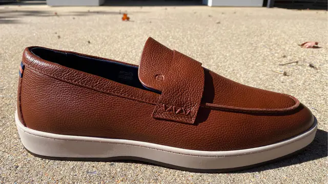 Deming Eastsider: Stylish Recovery Shoe for Runners — image accompanying Believe in the Run's report