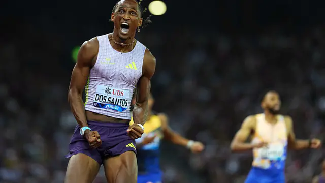 Dos Santos sets new 400m hurdles world record in Zurich — image accompanying Athletics Weekly's report