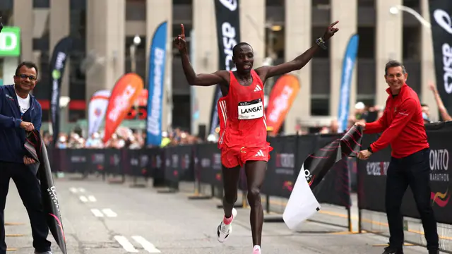 Elite Runners Eye Records at TCS Toronto Waterfront Marathon — image accompanying Canadian Running's report