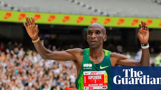 Eliud Kipchoge breaks Melbourne Marathon record, wins first race in three years — image accompanying The Guardian Athletics's report