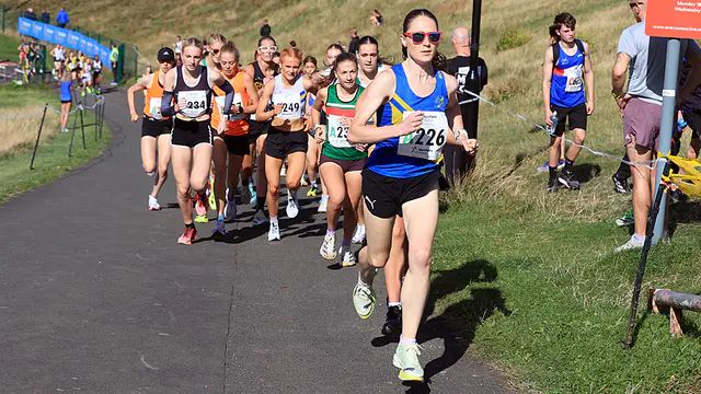 Leeds City wins North of England relays — image accompanying Athletics Weekly's report