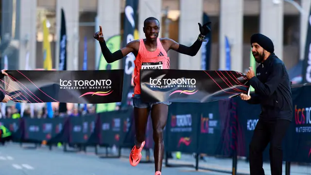 Leonard Langat Repeats as TCS Toronto Waterfront Marathon Champion — image accompanying Canadian Running's report