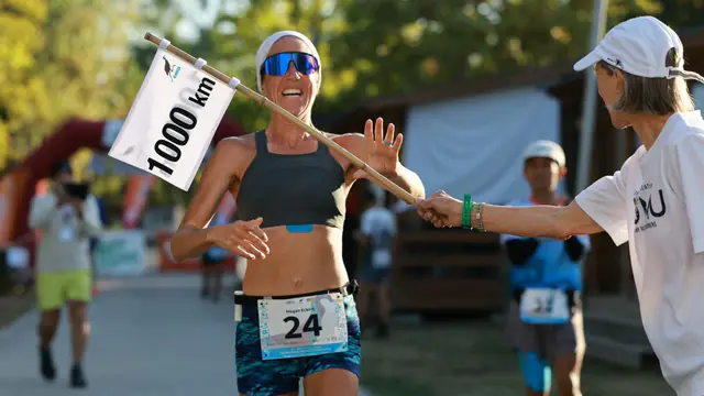 Megan Eckert sets new 6-day world record for women — image accompanying Canadian Running's report