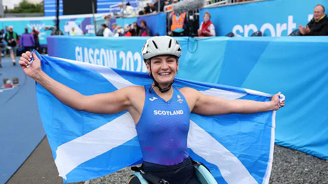 Melanie Woods wins Commonwealth gold in T54 1500m re-run — image accompanying Athletics Weekly's report