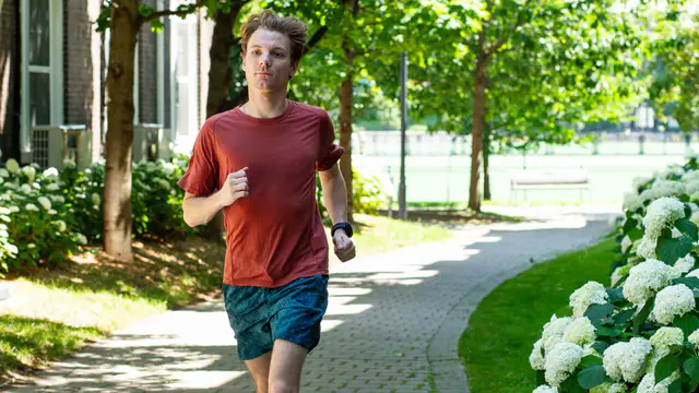 Merino Wool: A Summer Essential for Runners — image accompanying Canadian Running's report