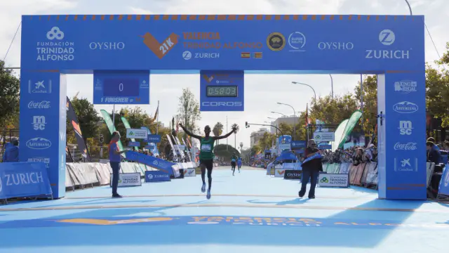 Rodrigue Kwizera Sets New Spanish Record at Valencia Half Marathon — image accompanying Marathon Handbook's report