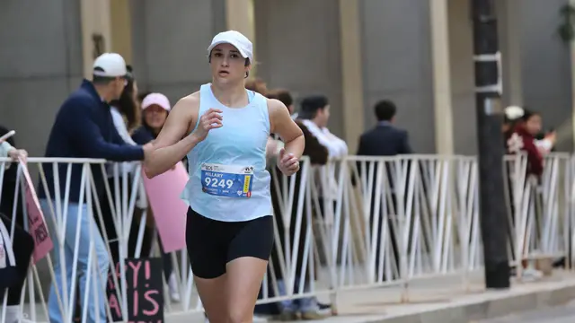 Runner Achieves PB in Toronto Marathon After Chicago Race — image accompanying Canadian Running's report