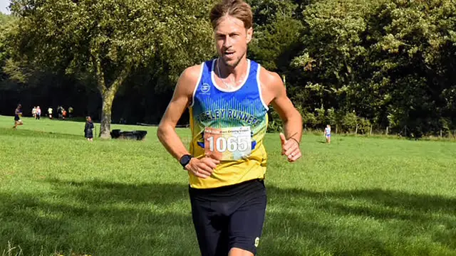 Steel and Gratton Win Inaugural English Masters Cross Country Titles — image accompanying Athletics Weekly's report