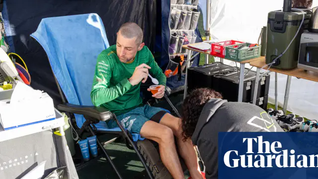 Ultrarunner Phil Gore Drains 500ml of Pus from Leg After Record Run — image accompanying The Guardian Athletics's report
