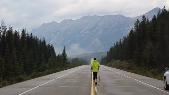 Whistler ultrarunner sets new Icefields Parkway speed record — image accompanying Canadian Running's report